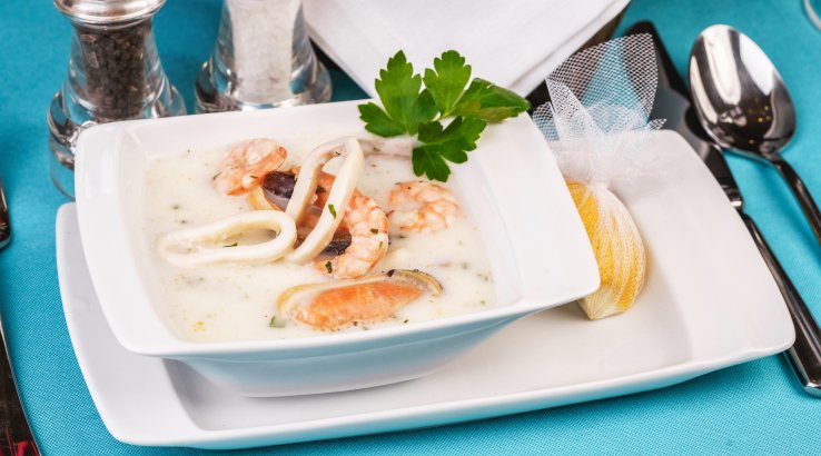 Сирний суп з морепродуктами
