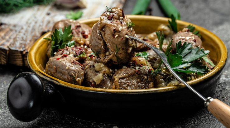 Тушкована капуста з грибами і шлуночками