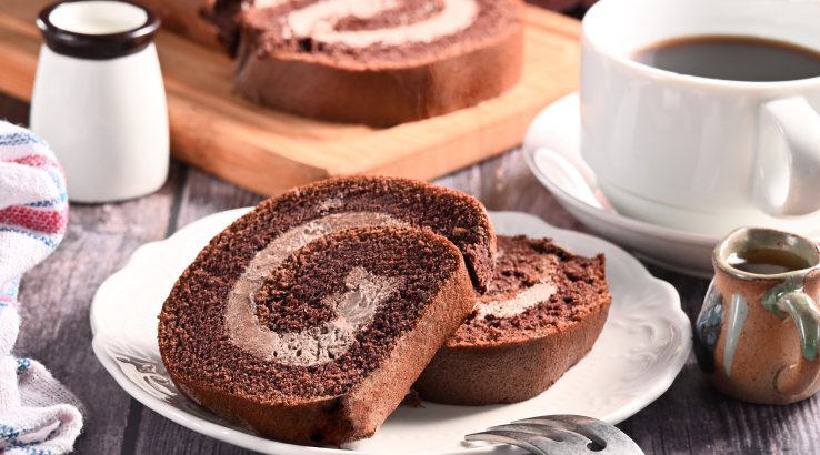 Простий шоколадний рулет