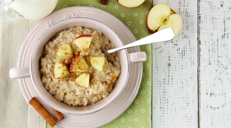 Вівсянка з яблуком і спеціями