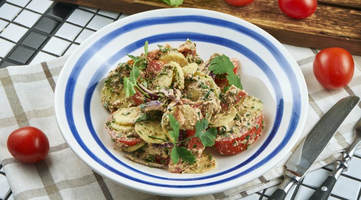 Салат по-грузинськи з горіхами