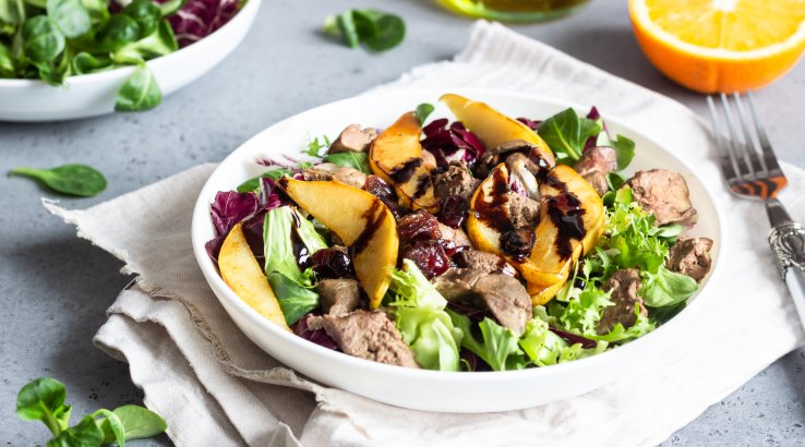 салат з курячою печінкою