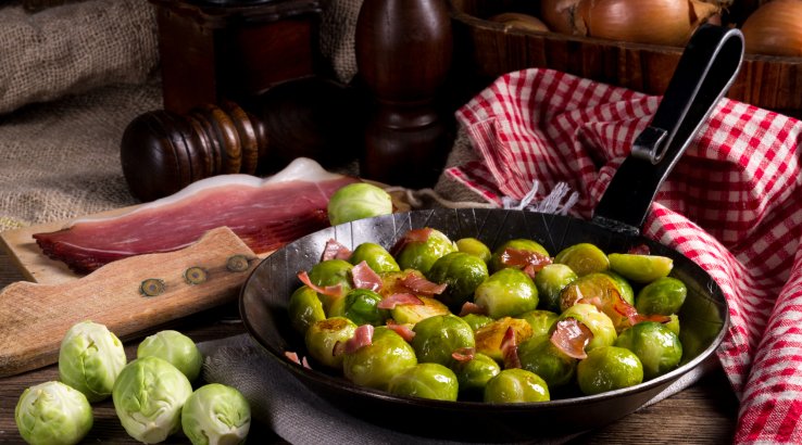 Брюсельска капуста с беконом
