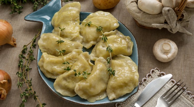 Пісні вареники з картоплею і цибулею