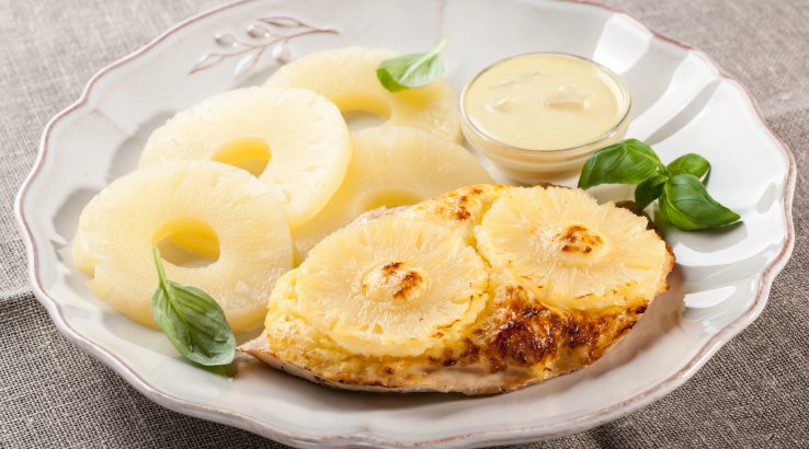 Курка з ананасом і сиром