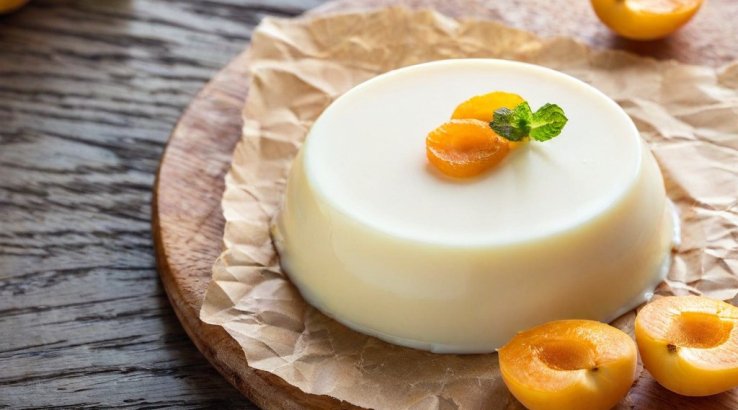 Сирне бланманже з абрикосами
