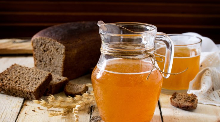 Домашній квас із чорного хліба за простим рецептом (відео)