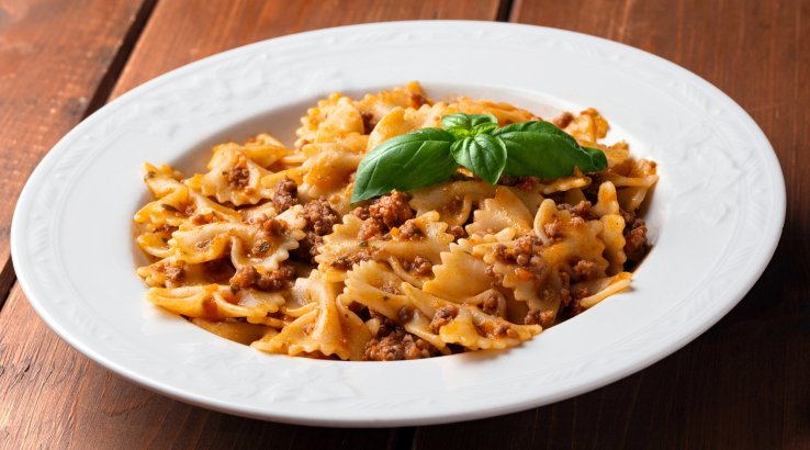 Макарони з фаршем і грибами
