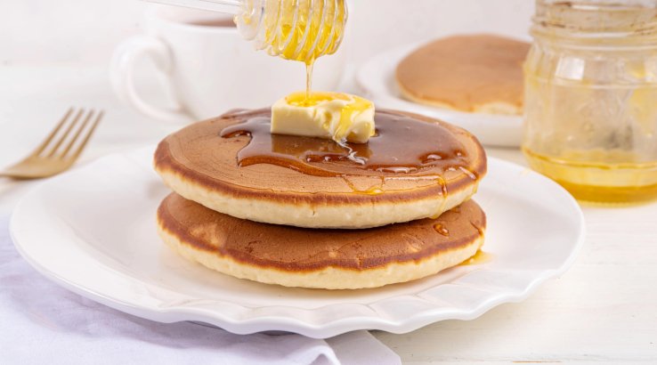 Бананово-яблучні панкейки