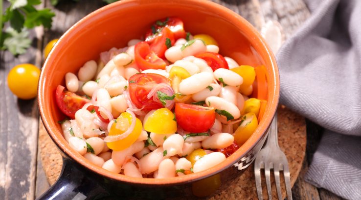 Квасолевий салат з помідорами