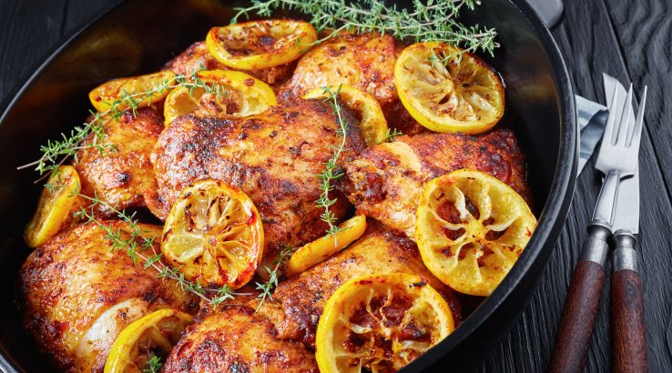 Курячі стегенця в мультиварці