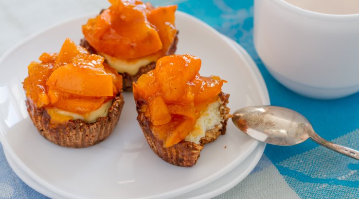 Тарталетки з хурмою і заварним кремом