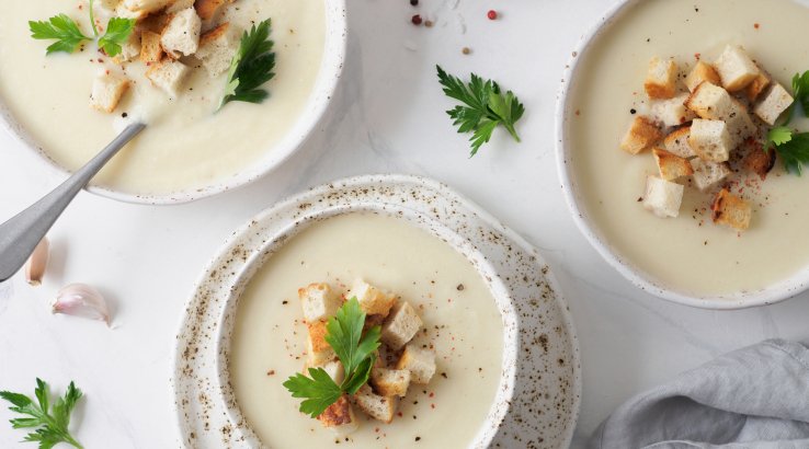 Крем-суп із кореня селери та кокосового молока