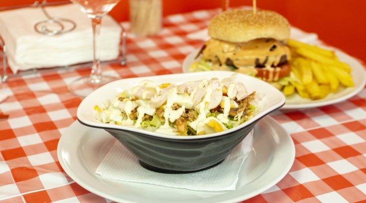 Салат з куркою і рисом