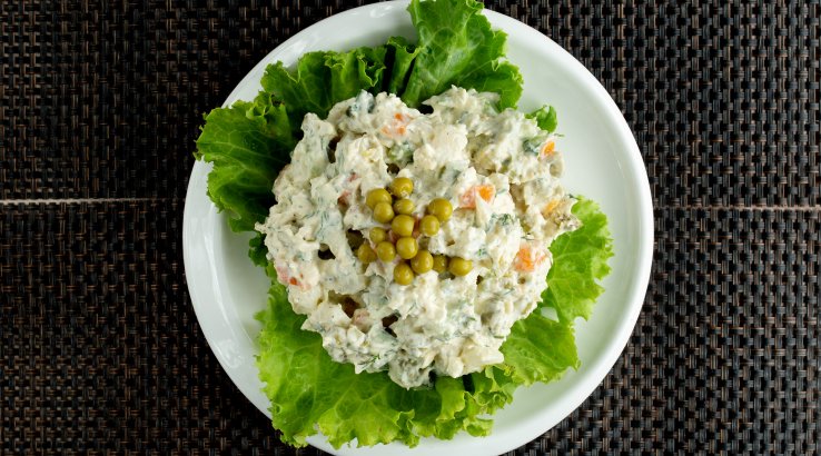 «Олів’є» з відварним телячим язиком