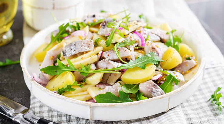 Салат з оселедцем, картоплею