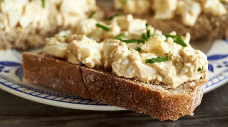 Намазка з яйця, сиру та гірчиці