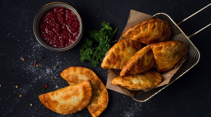 Чебуреки з капустяною начинкою