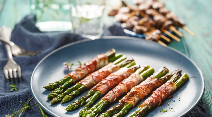 Спаржа з беконом - закуска