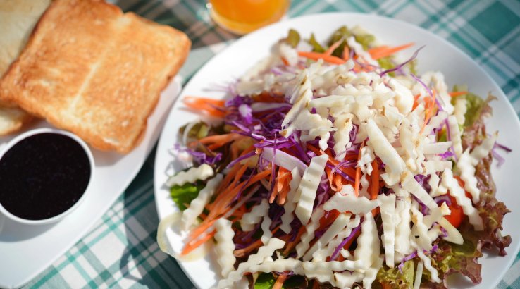 Теплий салат з топінамбуром і морквою