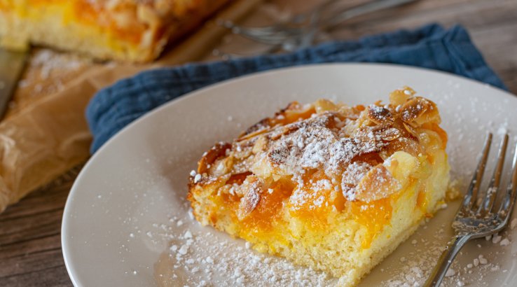 Шарлотка з мандаринами