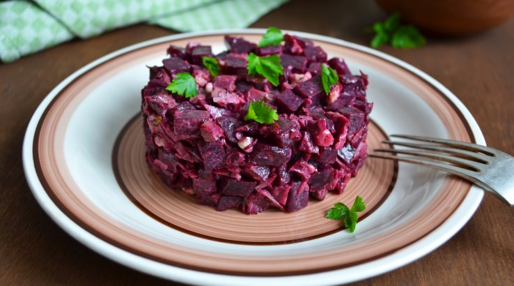 Салат з буряком і курятиною