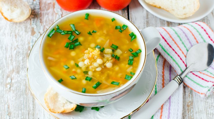 Суп з молодим горошком