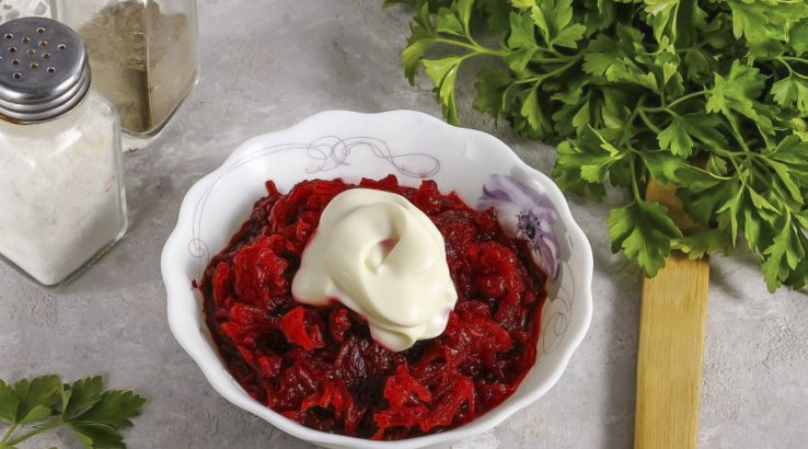Фінський салат із червоним буряком