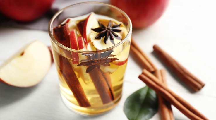 Яблучний чай з прянощами