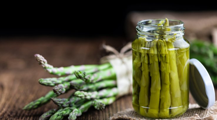 Маринована спаржа