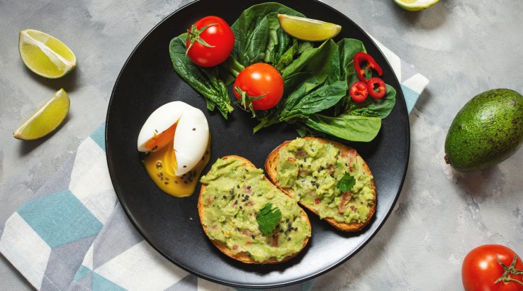 Брускети з авокадо