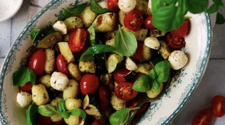 Теплий салат з ньокі