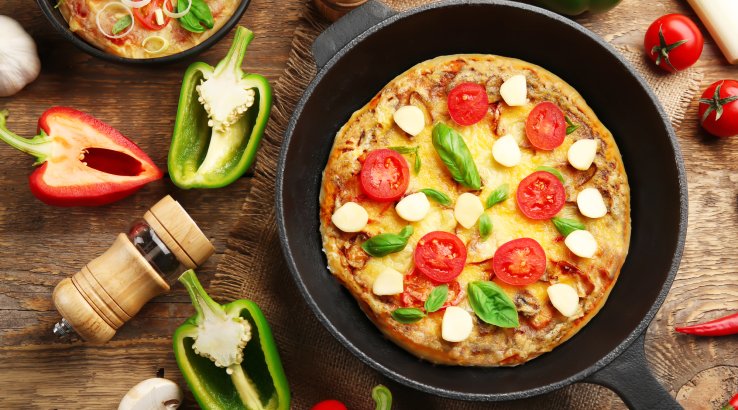 піца на сковороді