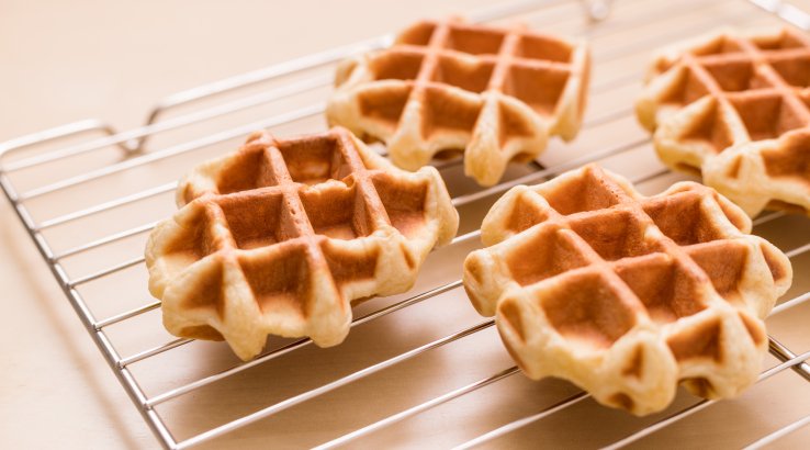 Прості вафлі до сніданку на олії