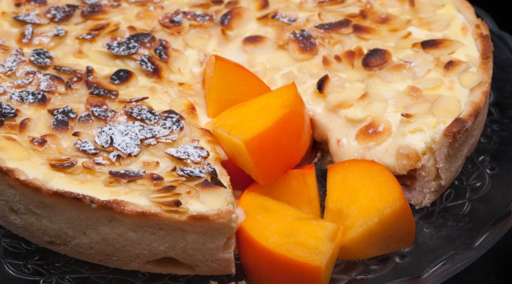 Пиріг з хурмою та кремом