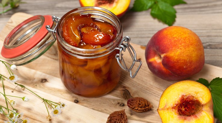 Варення з персиків на сковороді