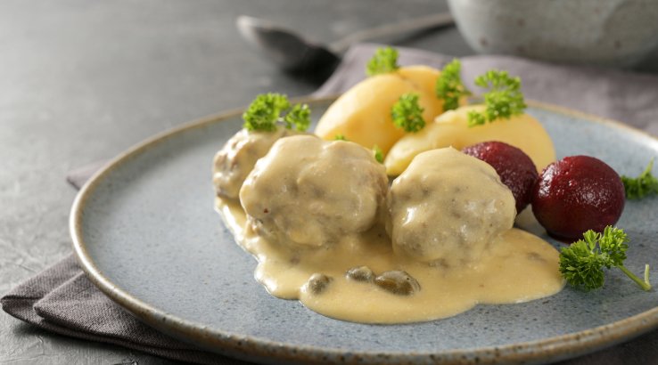 Фрикадельки у вершковому соусі по-шведськи