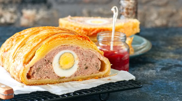 М'ясний хліб з яйцем