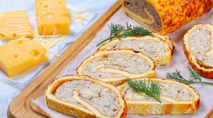 Сирний рулет з фаршем