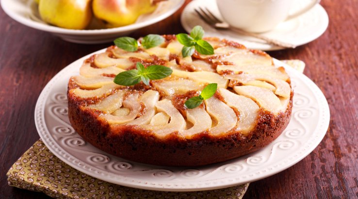 Шарлотка з грушею і медом