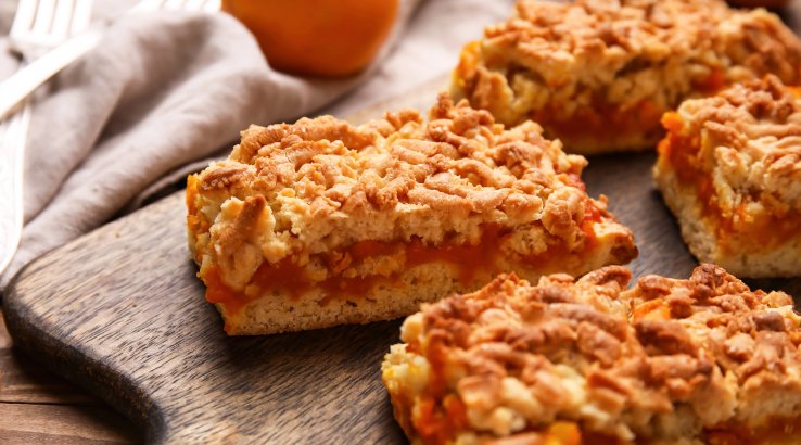 Тертий пиріг із мандаринами