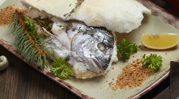 Дорадо в солі