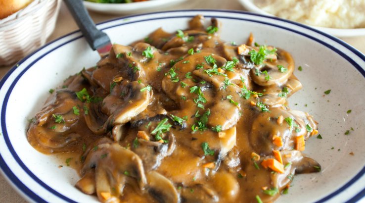 Мачанка з печериць і білих грибів