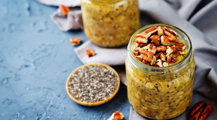 Чіа-пудинг з гарбузом та горіхом пекан