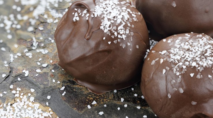 Трюфелі з арахісової пасти у шоколадній глазурі