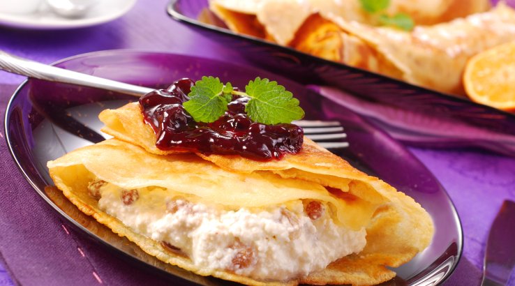 Пшоняні млинці із сиром і родзинками