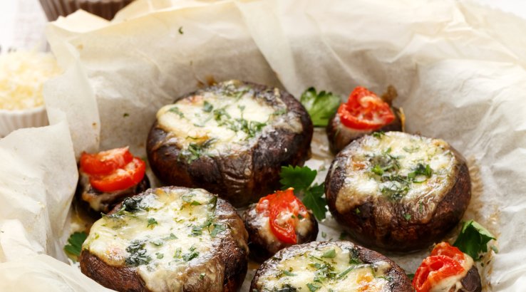 Портобело, фаршировані кукурудзою і квасолею