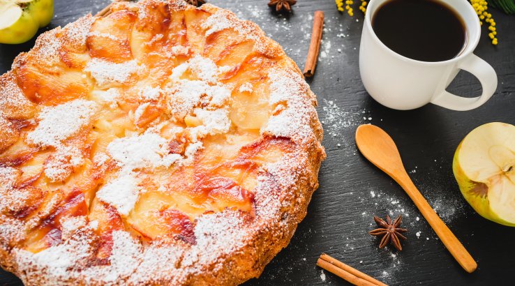 Шарлотка з яблуками