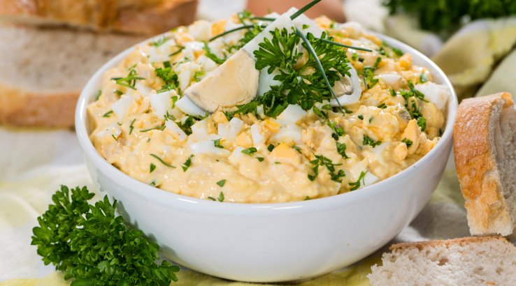 Великодній салат з хроном та яйцями