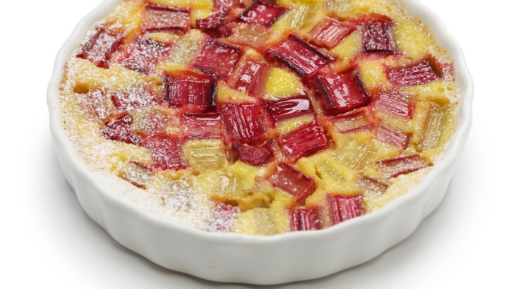 Пудинг з ревенем, хлібом і рикотою